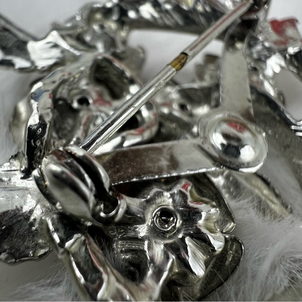 Coro Silver Tone Roses and Leaves Brooch - Picture 5 of 9